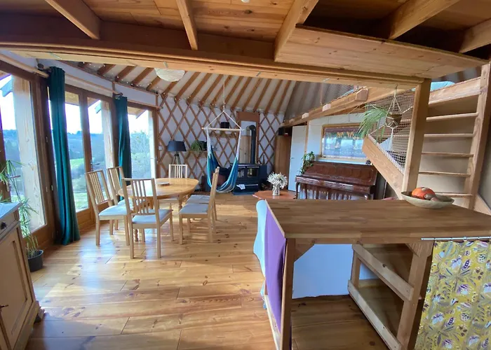 Yourte Brigite Saint-Barthelemy-Lestra